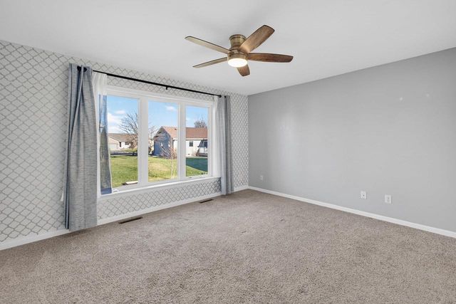 680 Stonehaven Drive, Sun Prairie, WI 53590