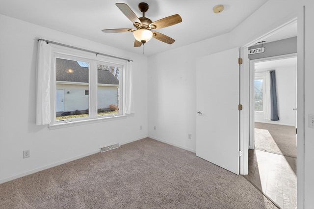 680 Stonehaven Drive, Sun Prairie, WI 53590