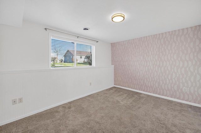 680 Stonehaven Drive, Sun Prairie, WI 53590