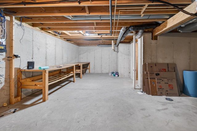 680 Stonehaven Drive, Sun Prairie, WI 53590