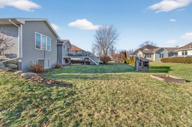 680 Stonehaven Drive, Sun Prairie, WI 53590