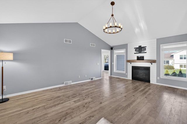 680 Stonehaven Drive, Sun Prairie, WI 53590