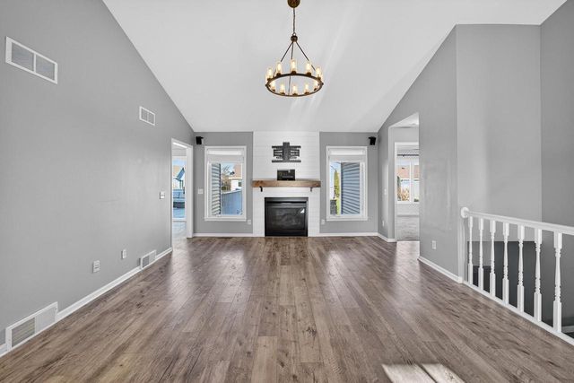 680 Stonehaven Drive, Sun Prairie, WI 53590