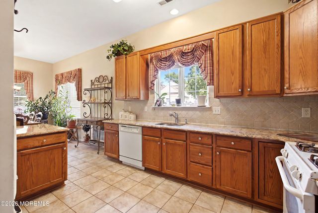 107 Cypress Point Lane, Jackson, NJ 08527