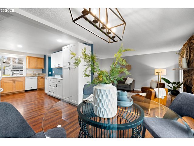 493 S EMERALD Loop, Cornelius, OR 97113