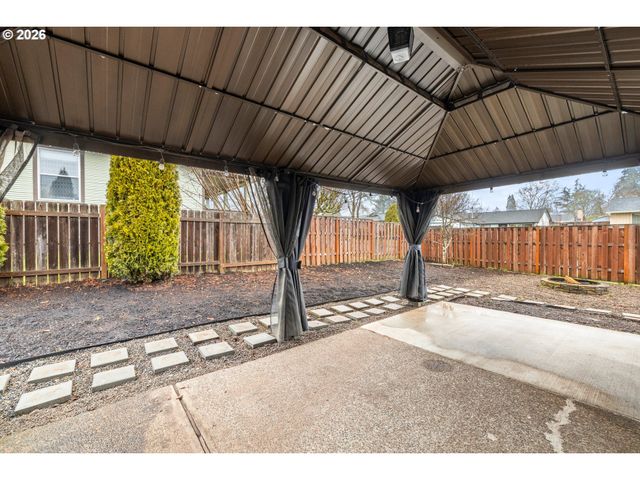 493 S EMERALD Loop, Cornelius, OR 97113