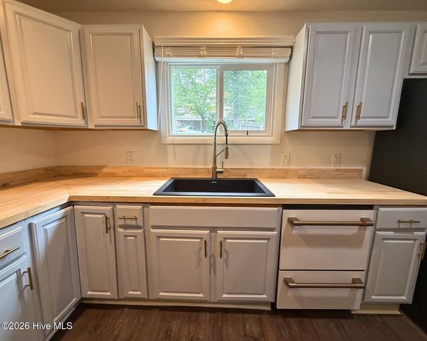 140 One Down Street, Southern Pines, NC 28387