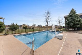 8208 S Spice Hill Cir, Sioux Falls, SD 57108