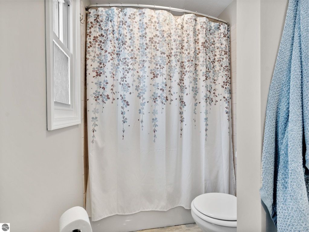 Image 32 of property listing at 10778 Hibma Road, Tustin, MI 49688