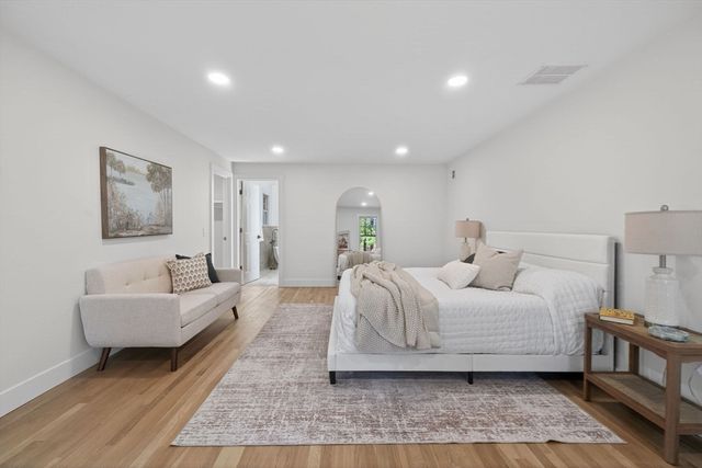 65 Fox Run Rd, Sudbury, MA 01776