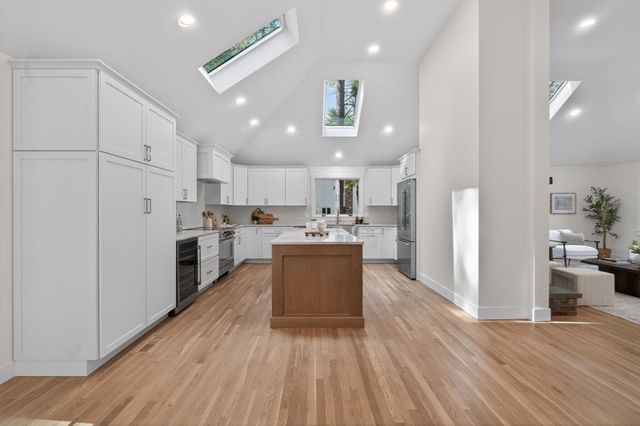 65 Fox Run Rd, Sudbury, MA 01776