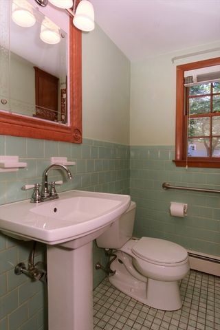 39 Winona Street, Peabody, MA 01960