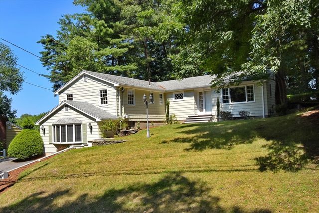 39 Winona Street, Peabody, MA 01960