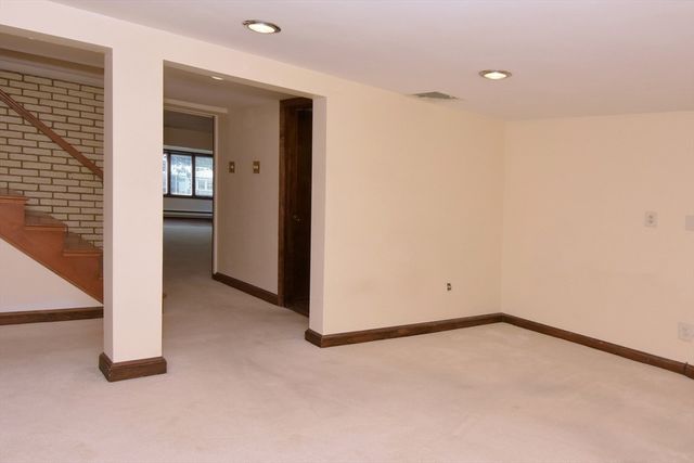 39 Winona Street, Peabody, MA 01960