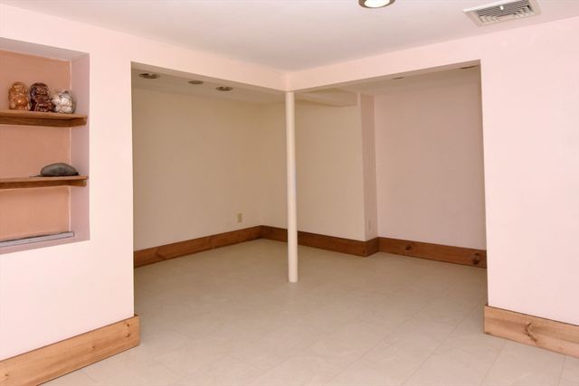 39 Winona Street, Peabody, MA 01960