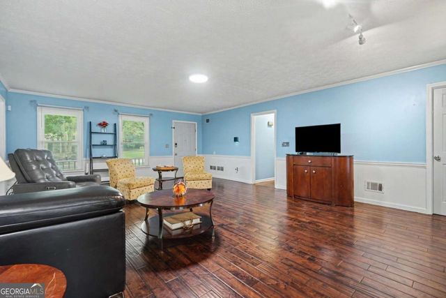 2726 Raven Wood Drive, Snellville, GA 30078
