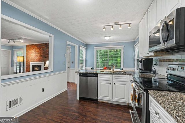 2726 Raven Wood Drive, Snellville, GA 30078