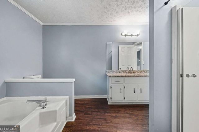 2726 Raven Wood Drive, Snellville, GA 30078