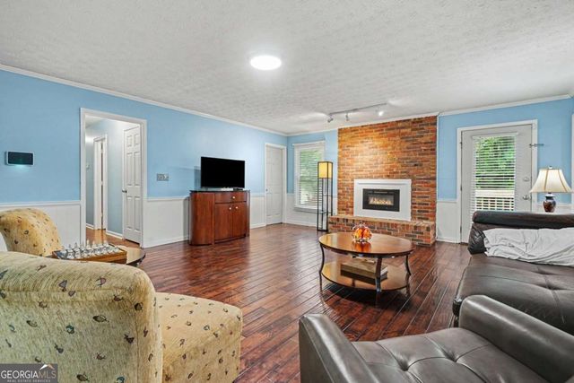 2726 Raven Wood Drive, Snellville, GA 30078