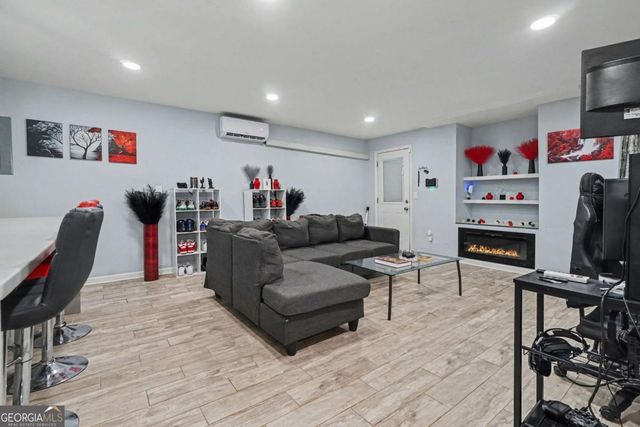2726 Raven Wood Drive, Snellville, GA 30078