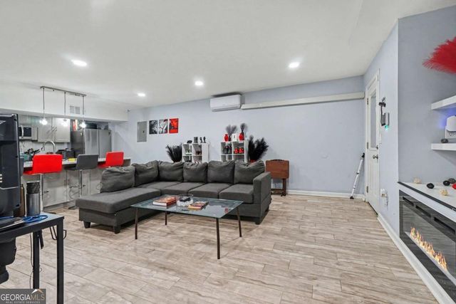 2726 Raven Wood Drive, Snellville, GA 30078