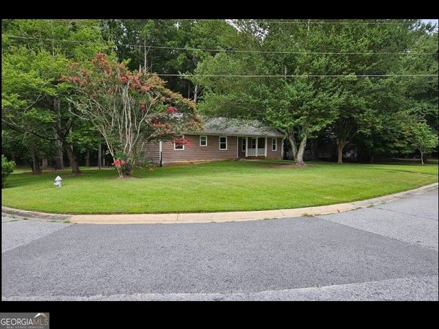 2726 Raven Wood Drive, Snellville, GA 30078
