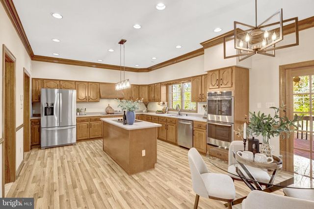 4221 SHERANDO LN, Annandale, VA 22003