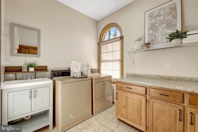 4221 SHERANDO LN, Annandale, VA 22003