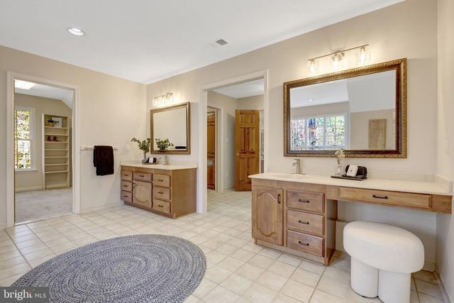 4221 SHERANDO LN, Annandale, VA 22003