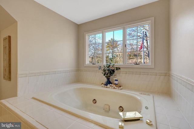 4221 SHERANDO LN, Annandale, VA 22003