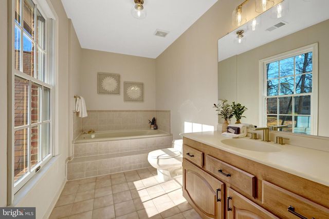 4221 SHERANDO LN, Annandale, VA 22003