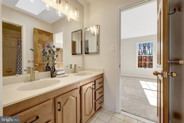 4221 SHERANDO LN, Annandale, VA 22003