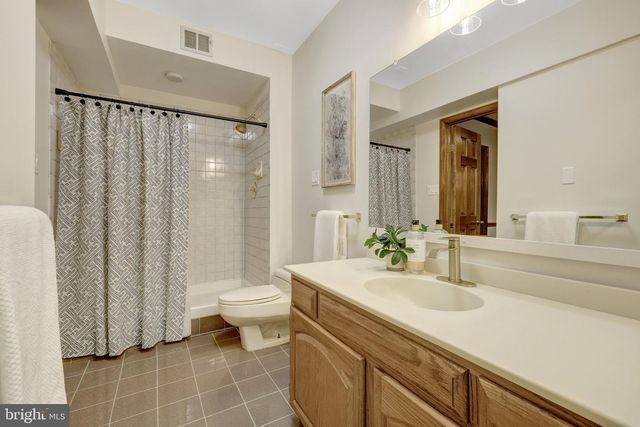 4221 SHERANDO LN, Annandale, VA 22003