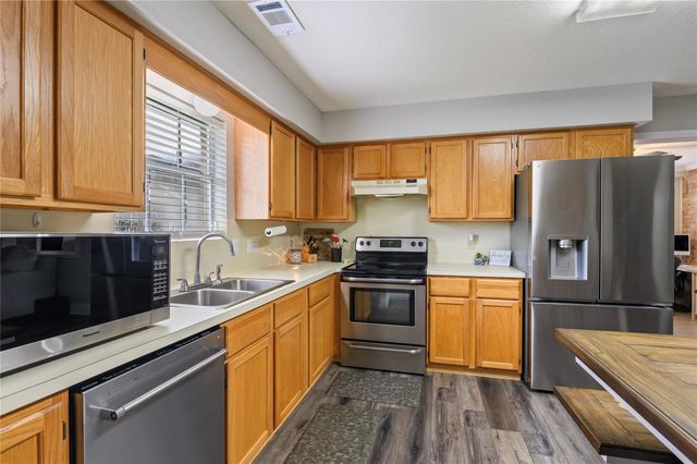 2530 36th Avenue N, Texas City, TX 77590
