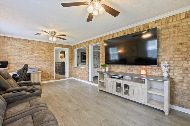 2530 36th Avenue N, Texas City, TX 77590
