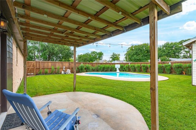2530 36th Avenue N, Texas City, TX 77590