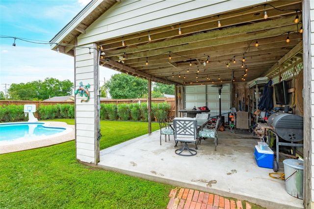 2530 36th Avenue N, Texas City, TX 77590