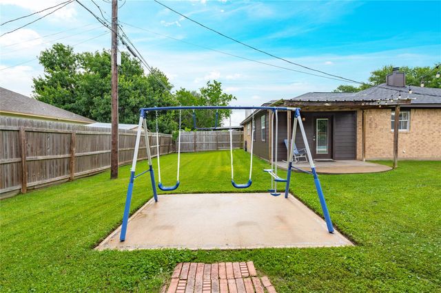 2530 36th Avenue N, Texas City, TX 77590