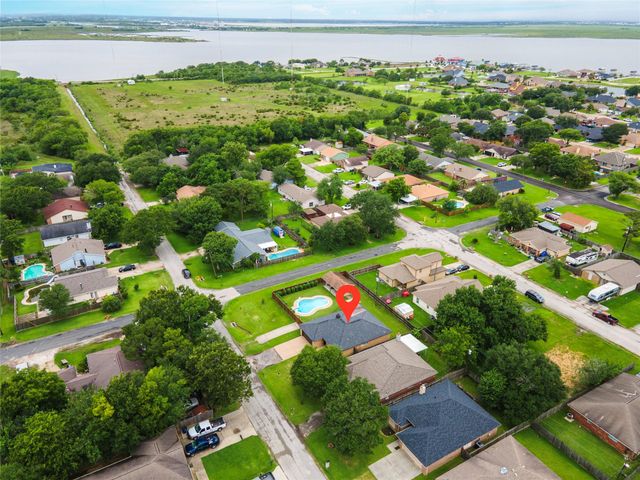 2530 36th Avenue N, Texas City, TX 77590