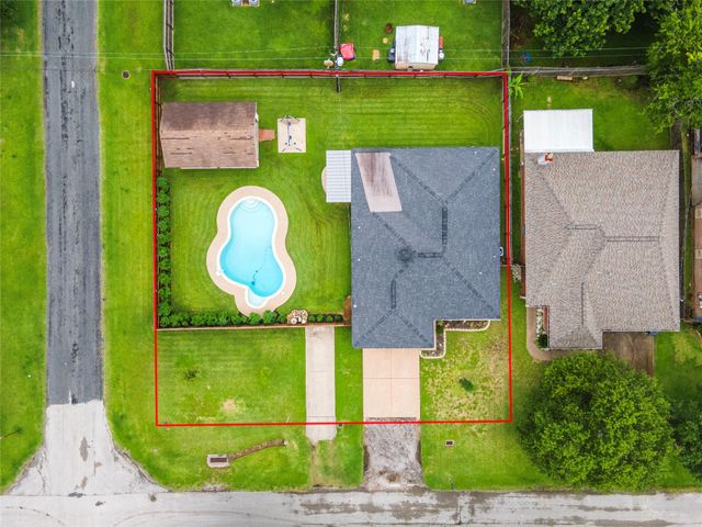 2530 36th Avenue N, Texas City, TX 77590