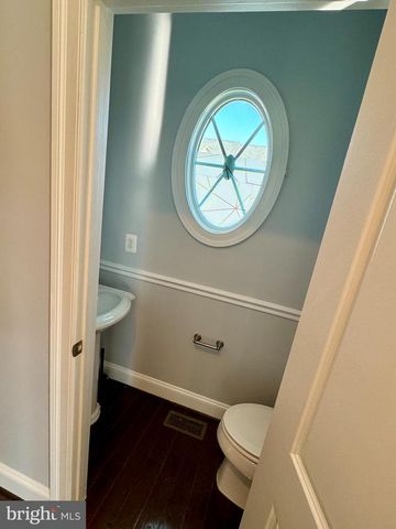 42403 PINE FOREST DR, Chantilly, VA 20152