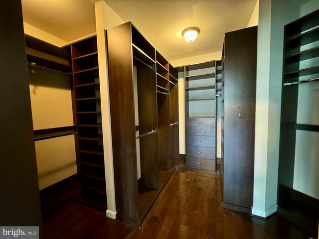 42403 PINE FOREST DR, Chantilly, VA 20152