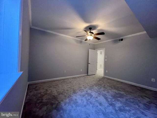 42403 PINE FOREST DR, Chantilly, VA 20152