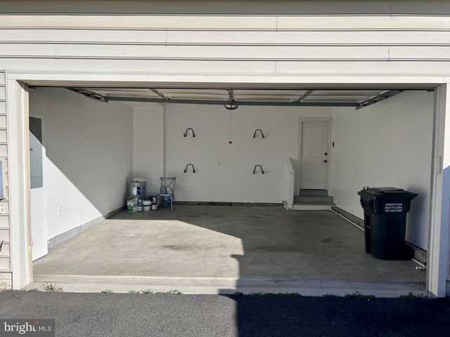 42403 PINE FOREST DR, Chantilly, VA 20152