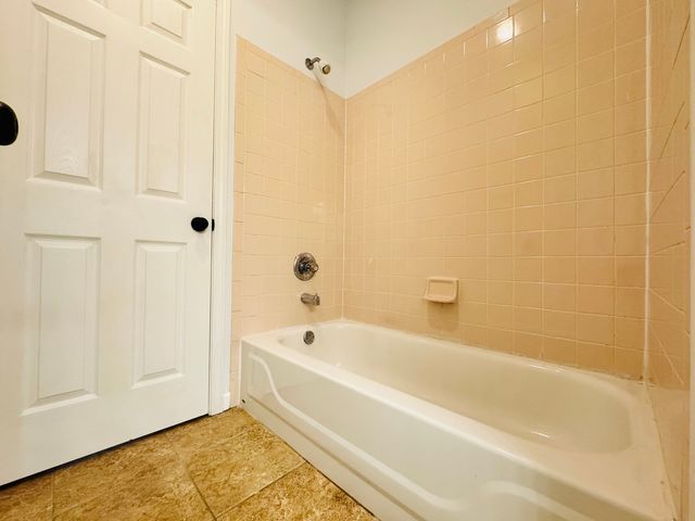 2760 Cedar Glade Drive, Naperville, IL 60564