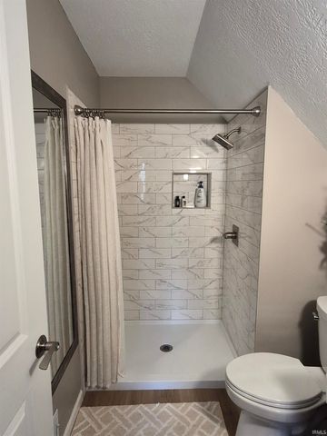 7821 N Fox Hollow Road, Bloomington, IN 47408