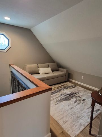 7821 N Fox Hollow Road, Bloomington, IN 47408