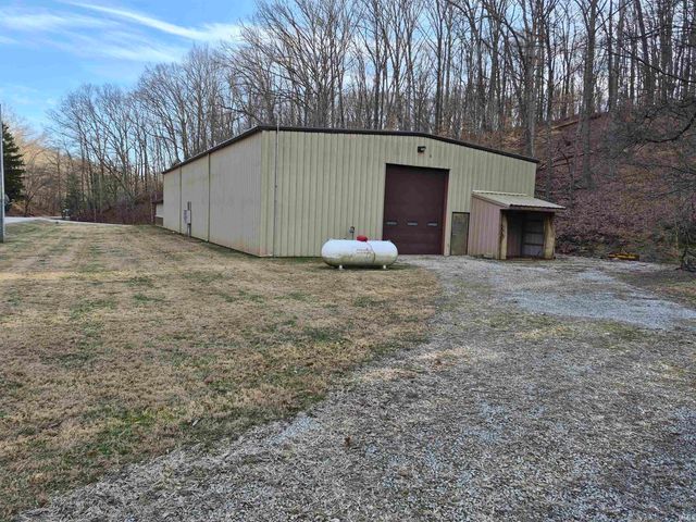 7821 N Fox Hollow Road, Bloomington, IN 47408