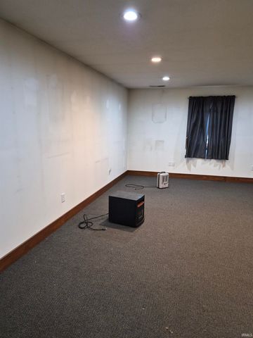 7821 N Fox Hollow Road, Bloomington, IN 47408