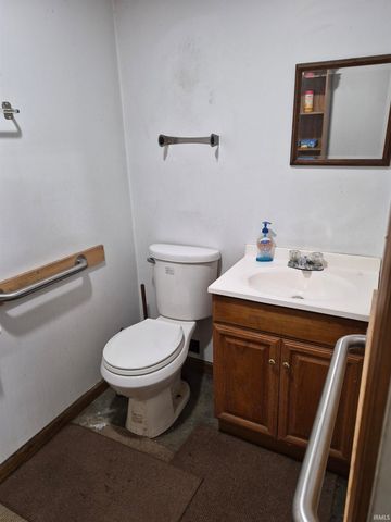 7821 N Fox Hollow Road, Bloomington, IN 47408